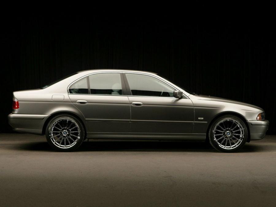  BMW 525i Sedan 2000 года  (фото 12 из 13)